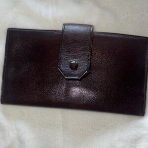 Classic Leather Bifold Wallet - Great Condition!"